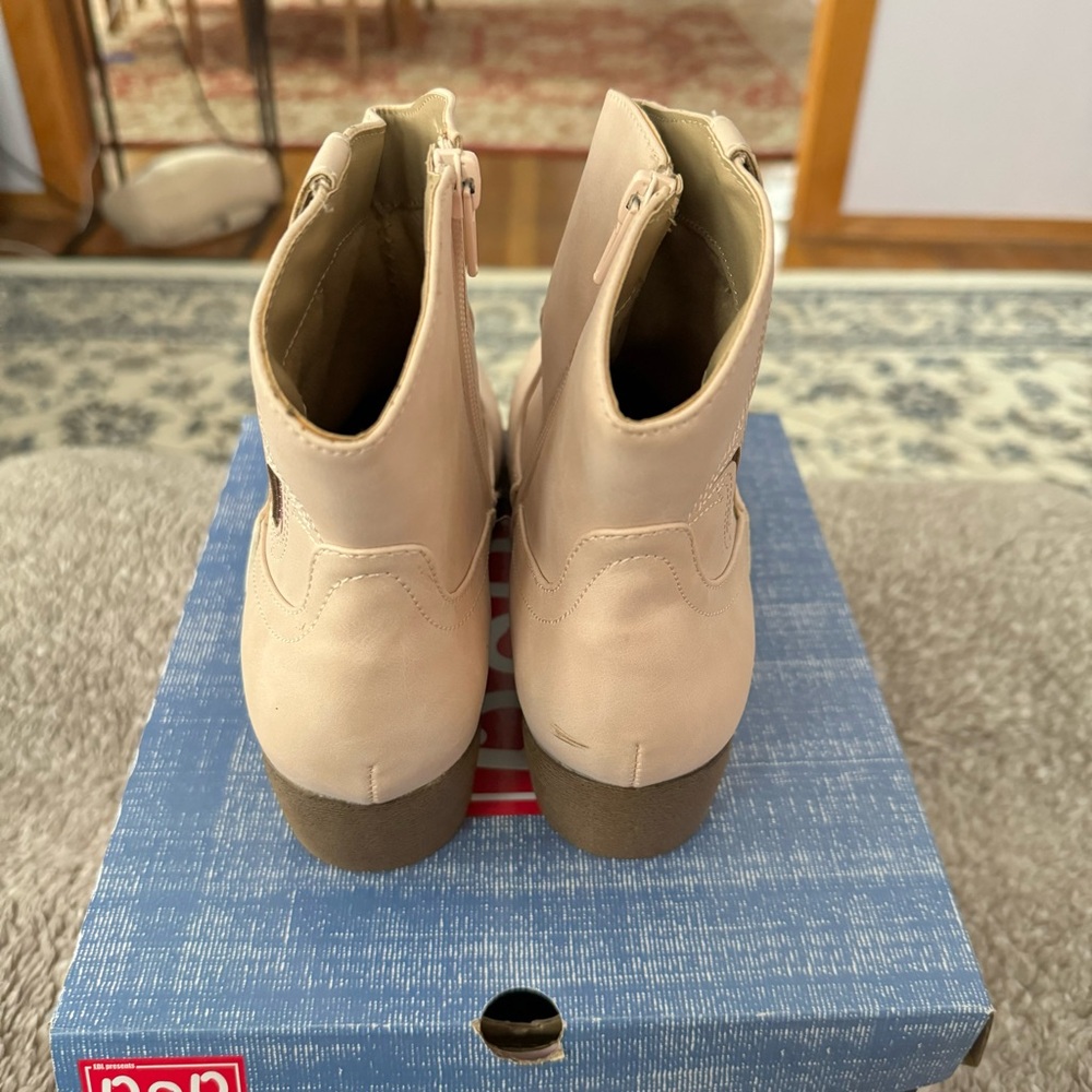 New Pop Girls Kid Sutton Blush Pink Boots size 5 - Picture 3 of 8